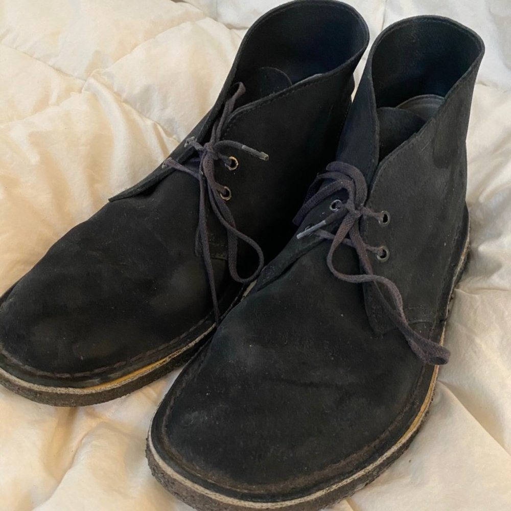 Clarks Desert Boots SZ 9 Good Condition